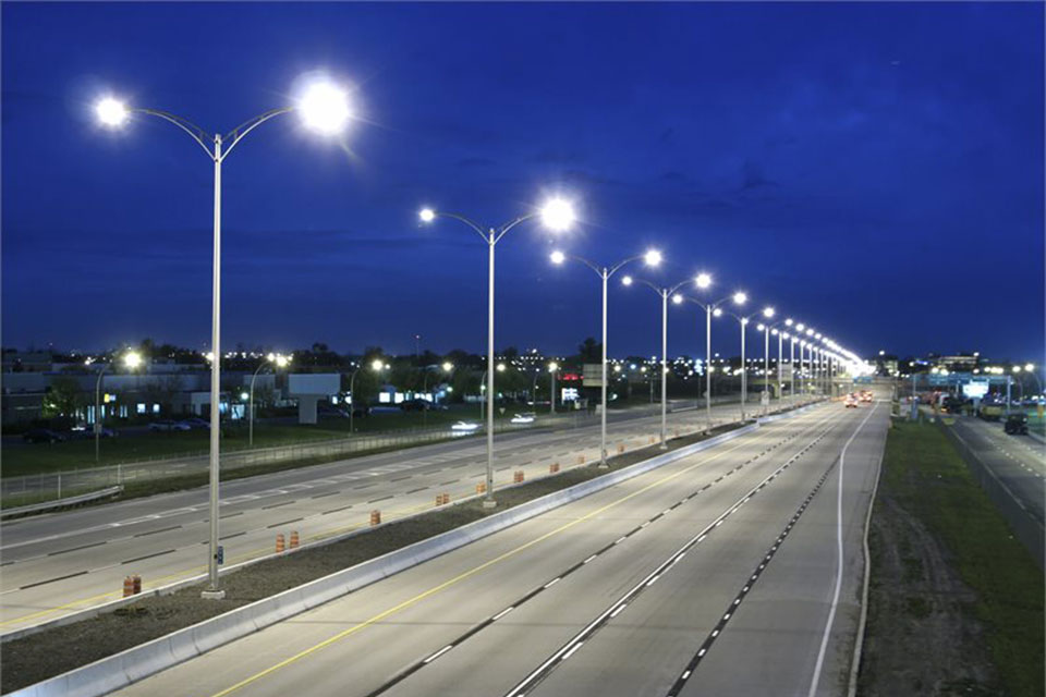 Intelligent interconnection LED road lighting effectively help to achieve sustainable development