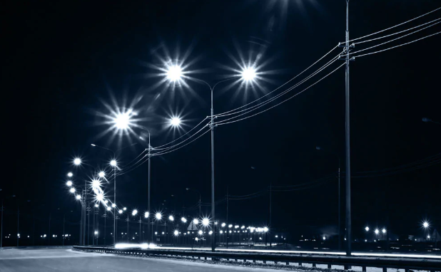 LED artificial intelligence street light can turn on different modes to achieve functional lighting