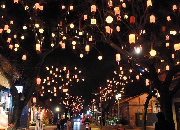 Love street lights illuminate Dongpo Village, Gaoping Town, Jingchuan County, Pingliang, Gansu