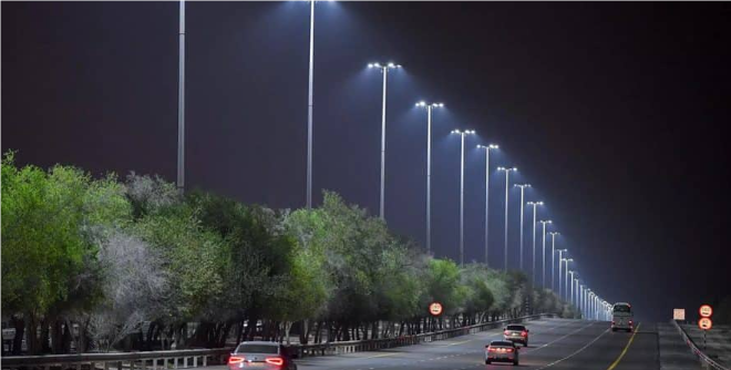 Street-lights-are-installed-in-the-Daxinganling-area-of-Heilongjiang-to-illuminate-the-way-for-employees-to-travel