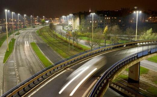 The New Delhi government plans to use LED lamps to replace existing street